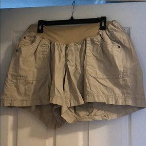 Maternity shorts